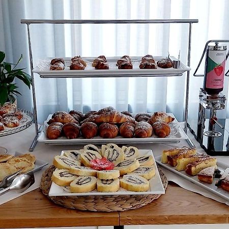 Hotel Brotas Rimini Kültér fotó