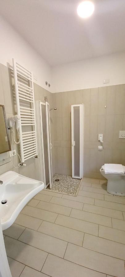 Hotel Brotas Rimini Kültér fotó