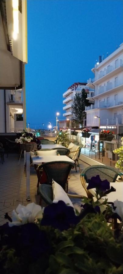 Hotel Brotas Rimini Kültér fotó