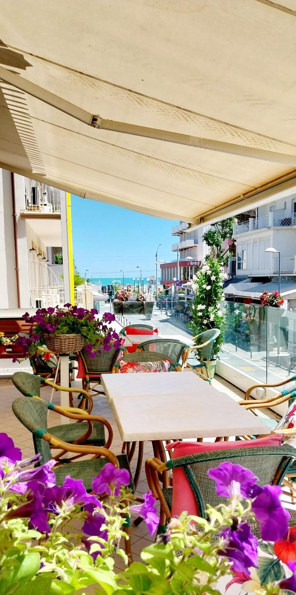 Hotel Brotas Rimini Kültér fotó