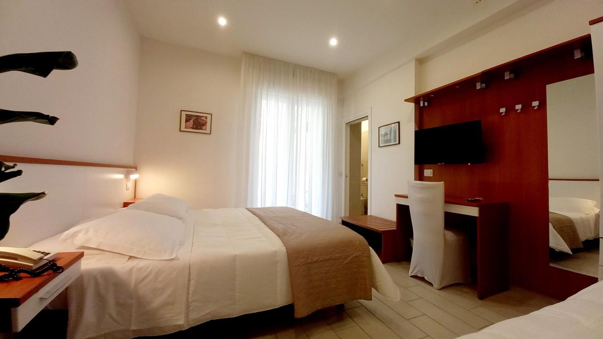 Hotel Brotas Rimini Kültér fotó