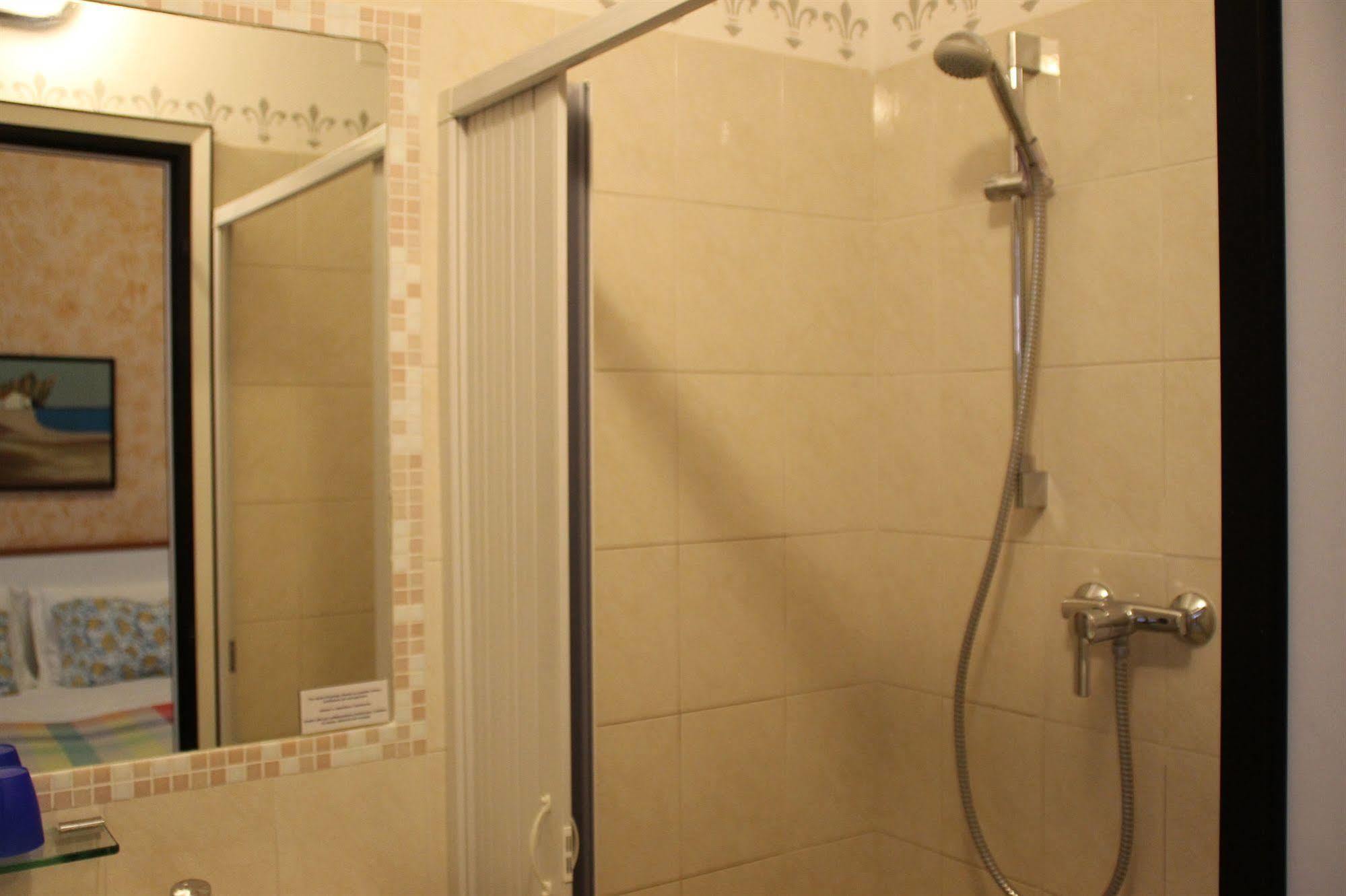 Hotel Brotas Rimini Kültér fotó