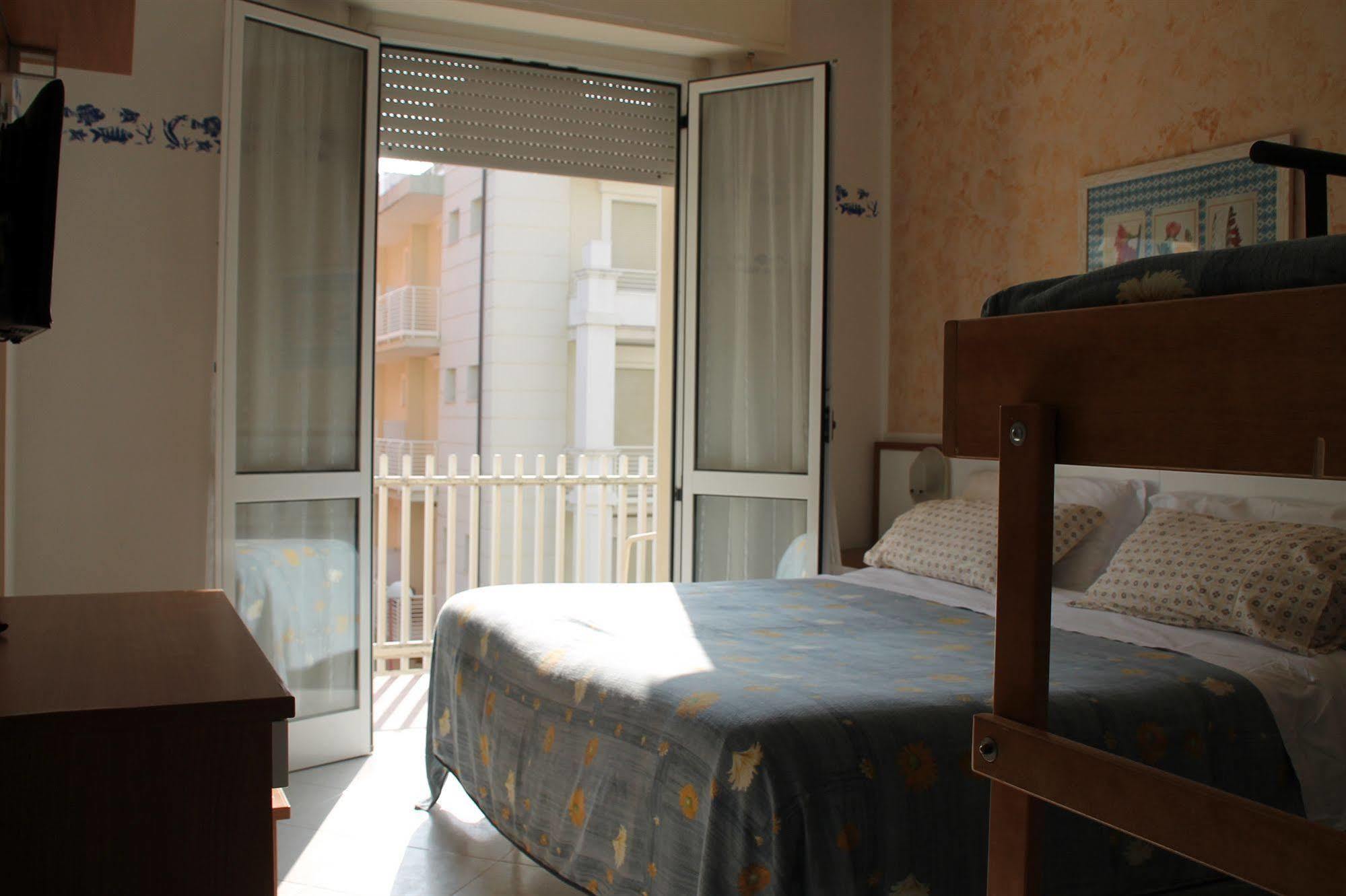 Hotel Brotas Rimini Kültér fotó