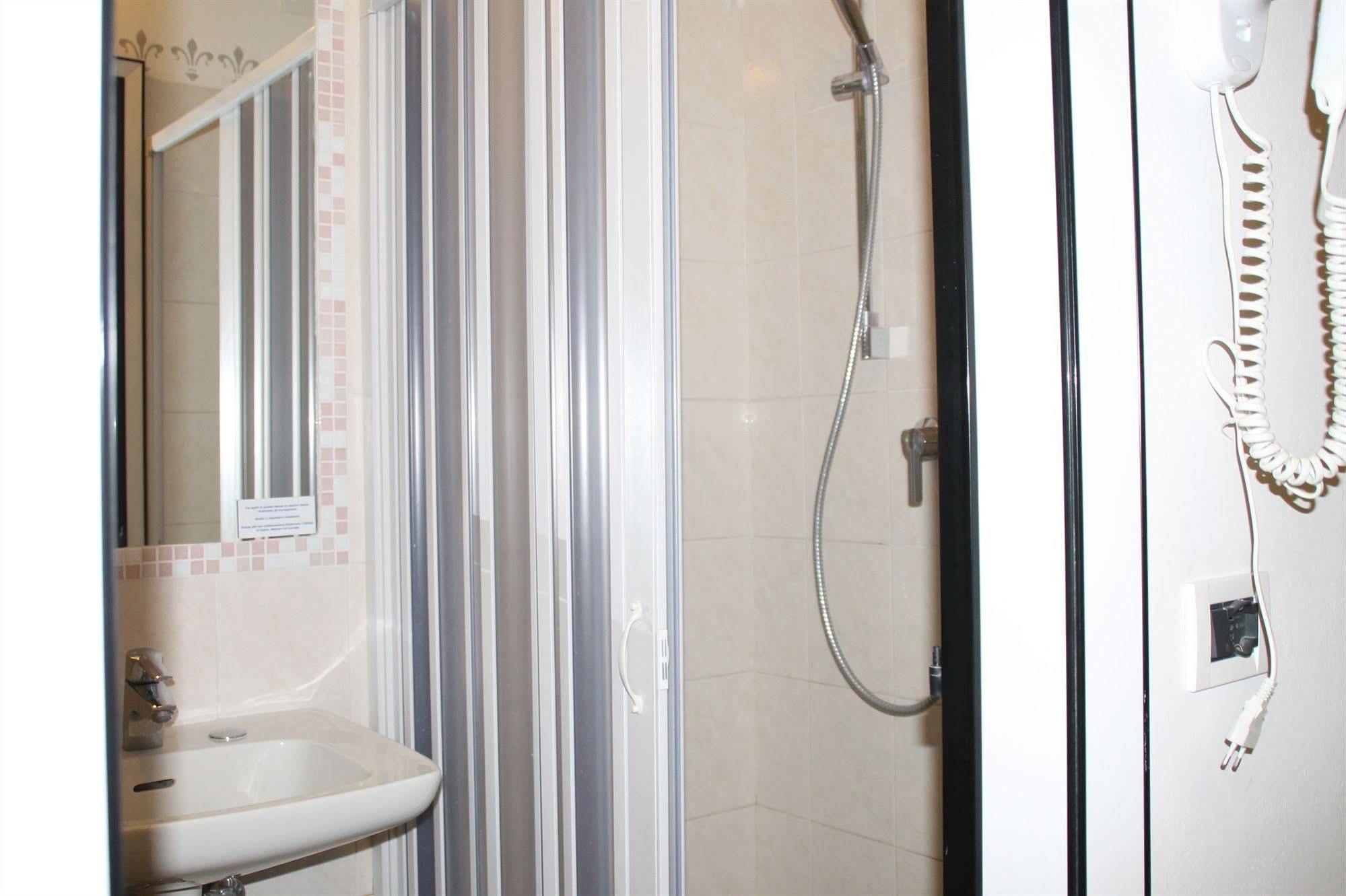 Hotel Brotas Rimini Kültér fotó