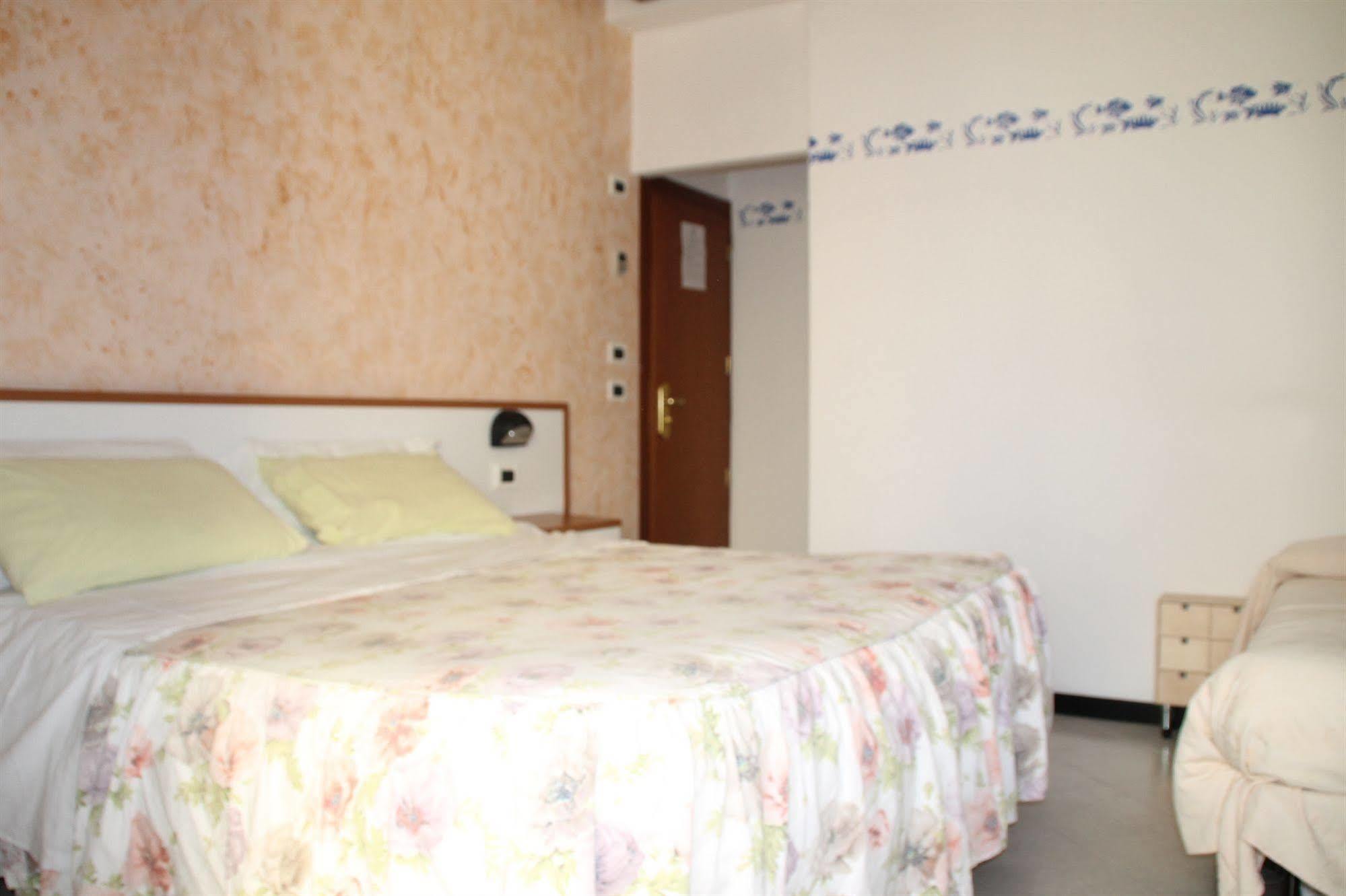 Hotel Brotas Rimini Kültér fotó